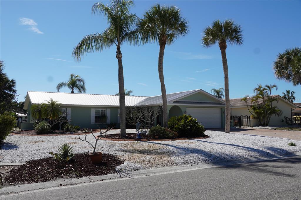 908 SAGO PALM WAY, APOLLO BEACH, FL — photo 4 of 30