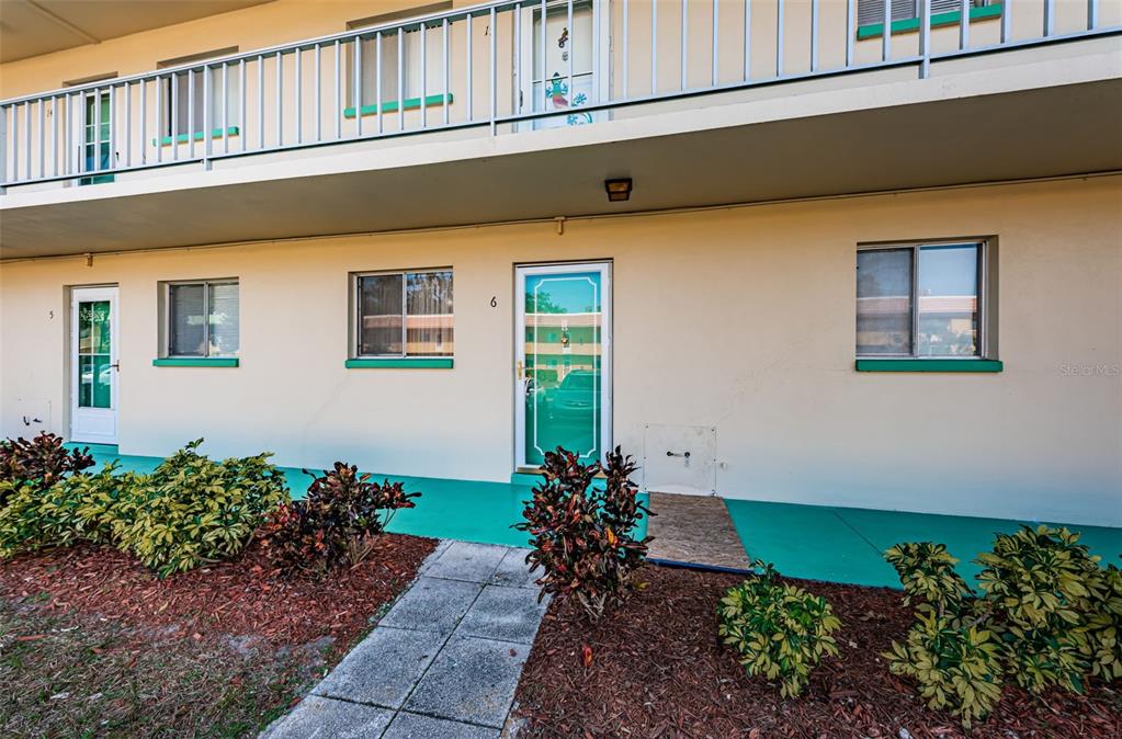 2001 GREENBRIAR BOULEVARD UNIT 6, CLEARWATER, FL — photo 4 of 29