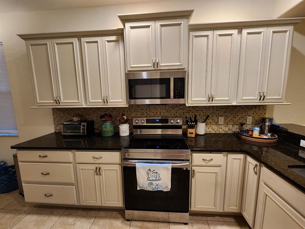 9027 STONE HARBOUR LOOP, BRADENTON, FL — photo 2 of 20