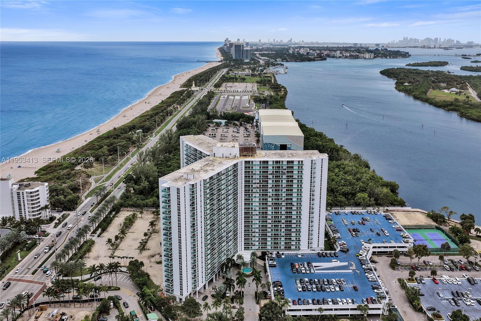 100 Bayview Dr # 1401, Sunny Isles Beach FL 33160