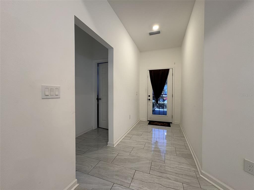 22 DEACON JONES BOULEVARD, ORLANDO, FL — photo 4 of 30
