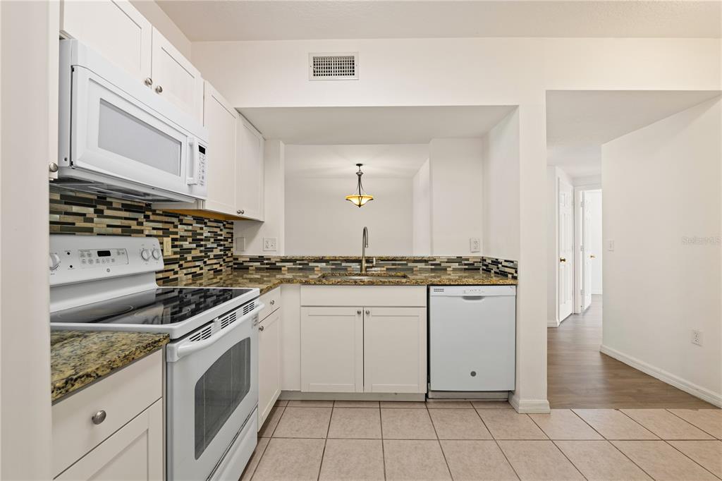 6434 CYPRESSDALE DRIVE UNIT 102, RIVERVIEW, FL — photo 4 of 30