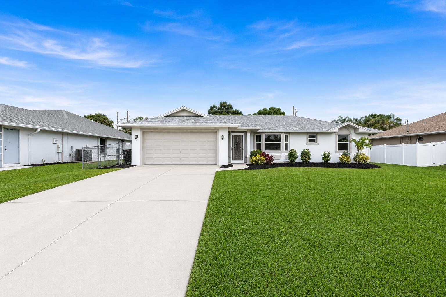 3520 SE Hyde Circle, Port St. Lucie FL 34983