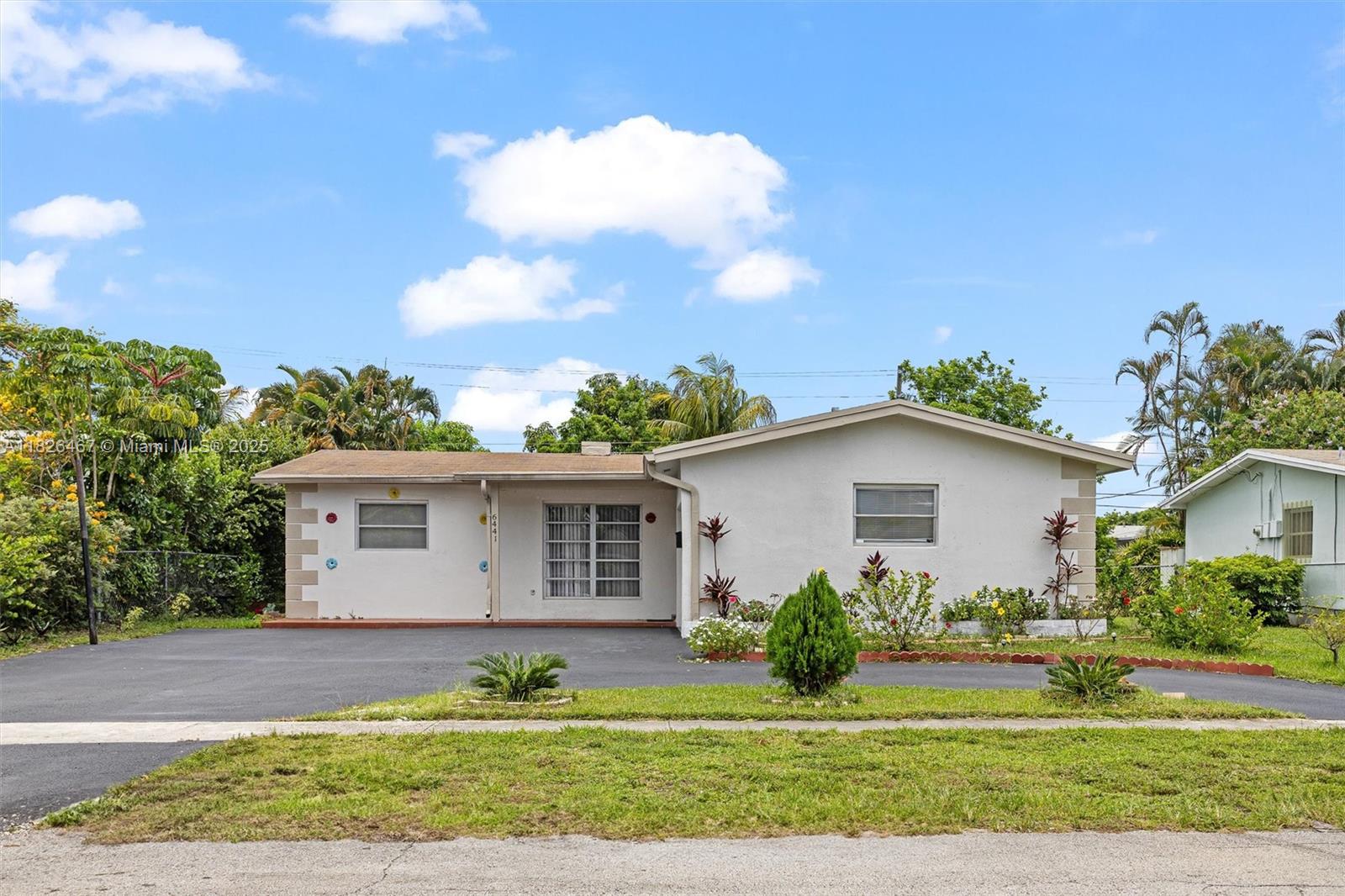 6441 NW 26th St, Sunrise FL 33313