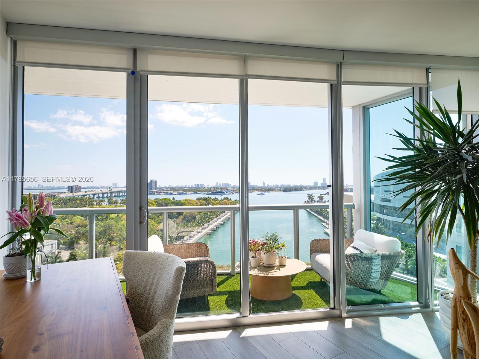 888 Biscayne Blvd # 1009, Miami FL 33132
