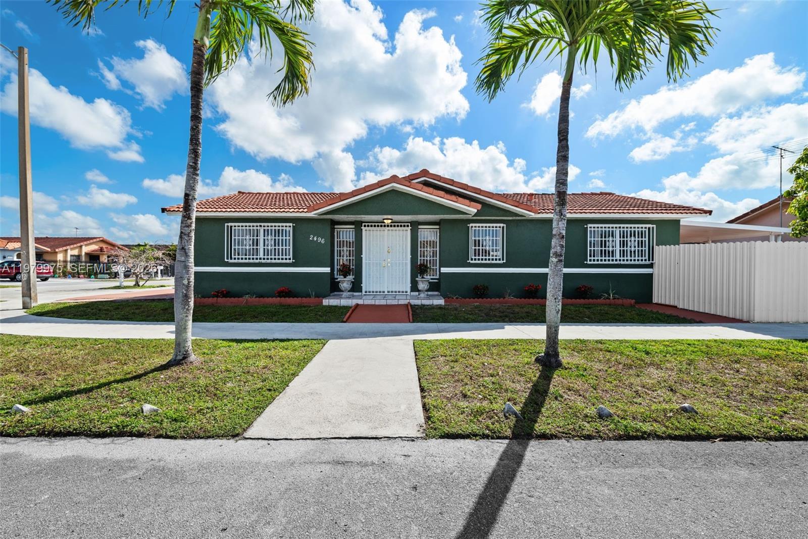 2496 W 70th Pl, Hialeah FL 33016