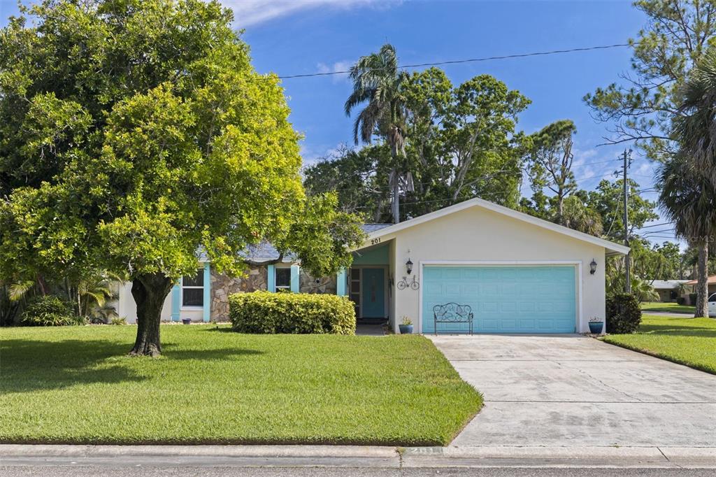 201 58TH AVENUE S