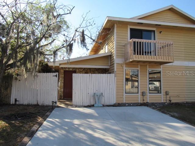 504 YELLOWOOD COURT
