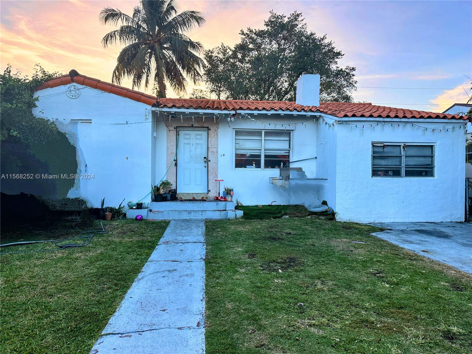 810 NW 17th Ct, Miami FL 33125