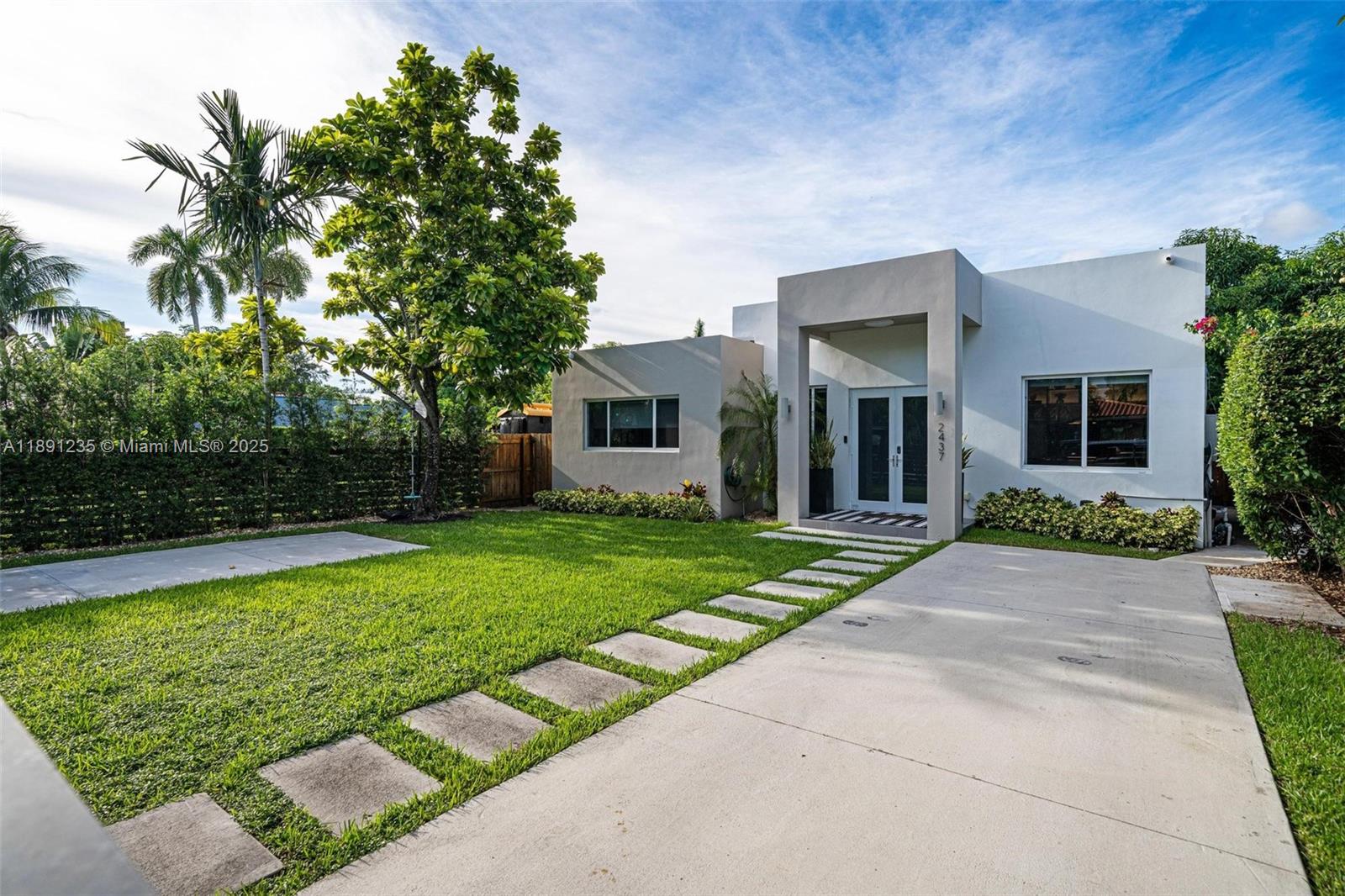 2437 SW 25th Ter, Miami FL 33133