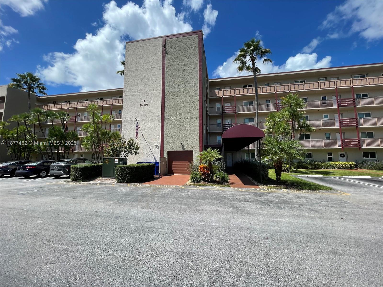 2106 S Cypress Bend Dr # 107, Pompano Beach FL 33069