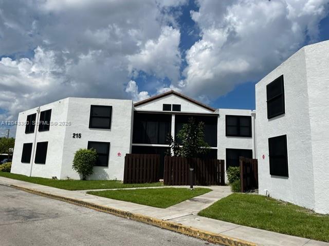 215 Lake Pointe Dr # 109, Oakland Park FL 33309