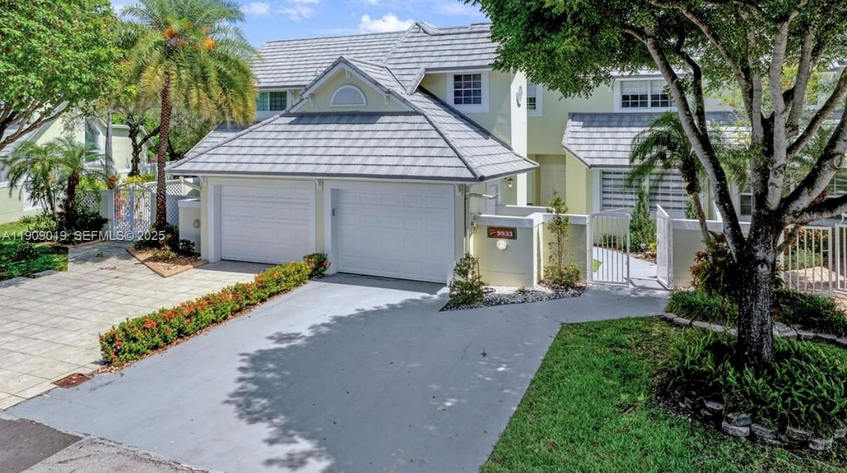 9933 NW 49th Ter, Doral FL 33178