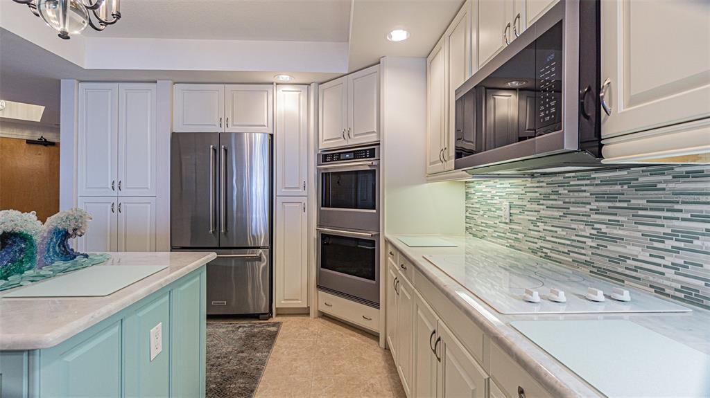 1370 GULF BOULEVARD UNIT 703, CLEARWATER, FL — photo 5 of 30