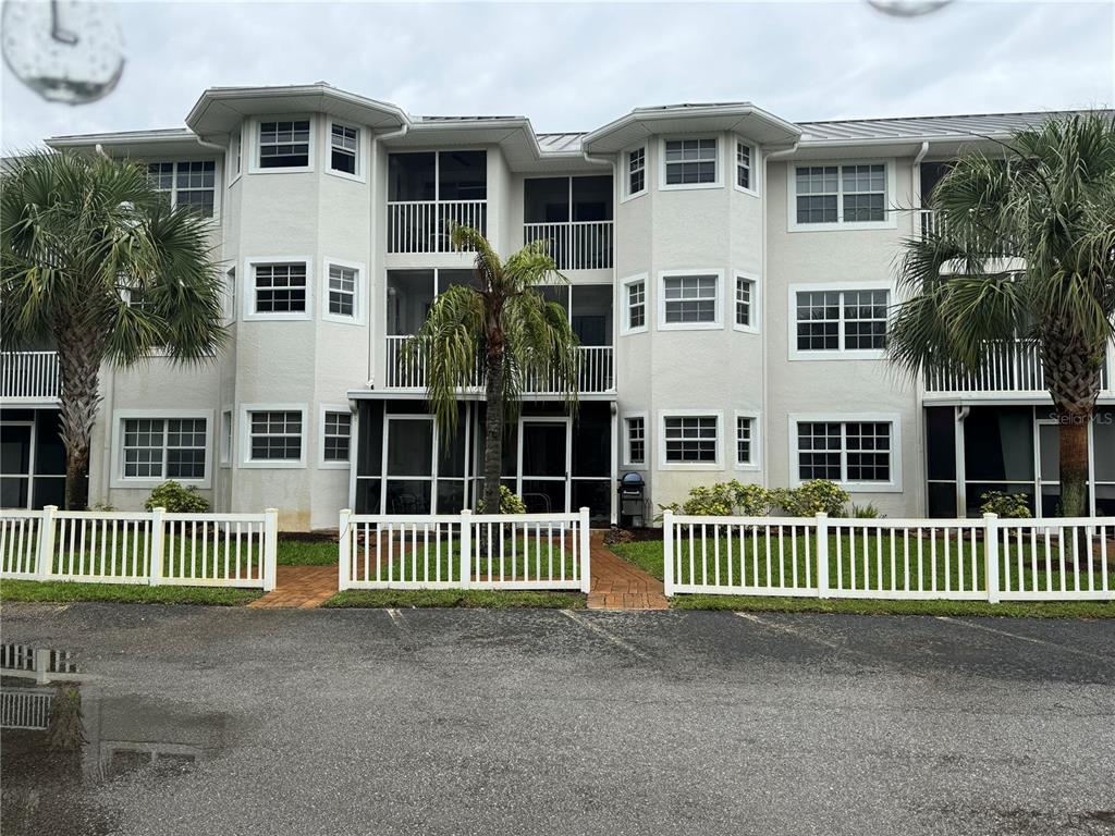 2077 WETLAND POINT UNIT 1202