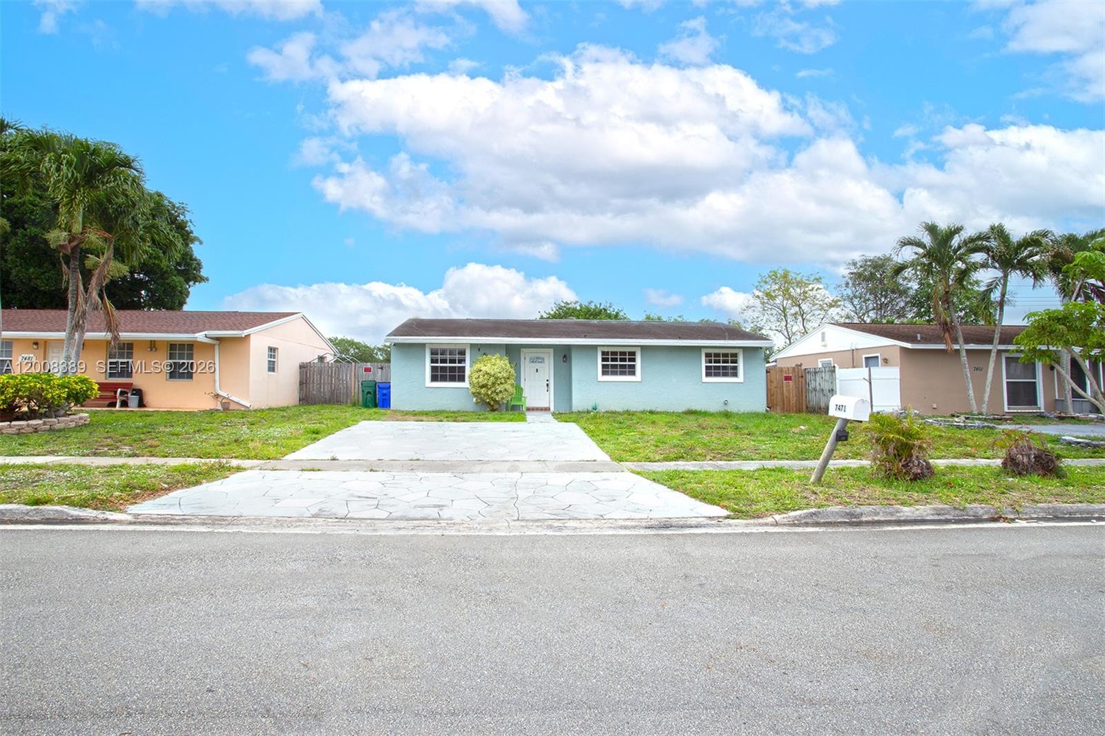7471 SW 1st St, Margate FL 33068