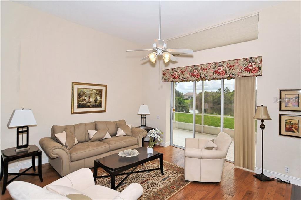 6718 VIRGINIA CROSSING, UNIVERSITY PARK, FL — photo 4 of 17