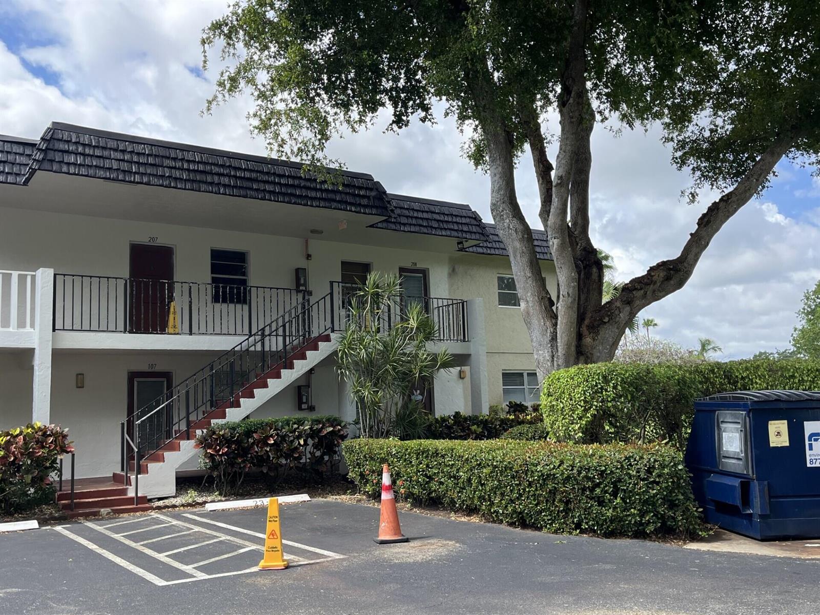 23 Abbey Lane # 208, Delray Beach FL 33446