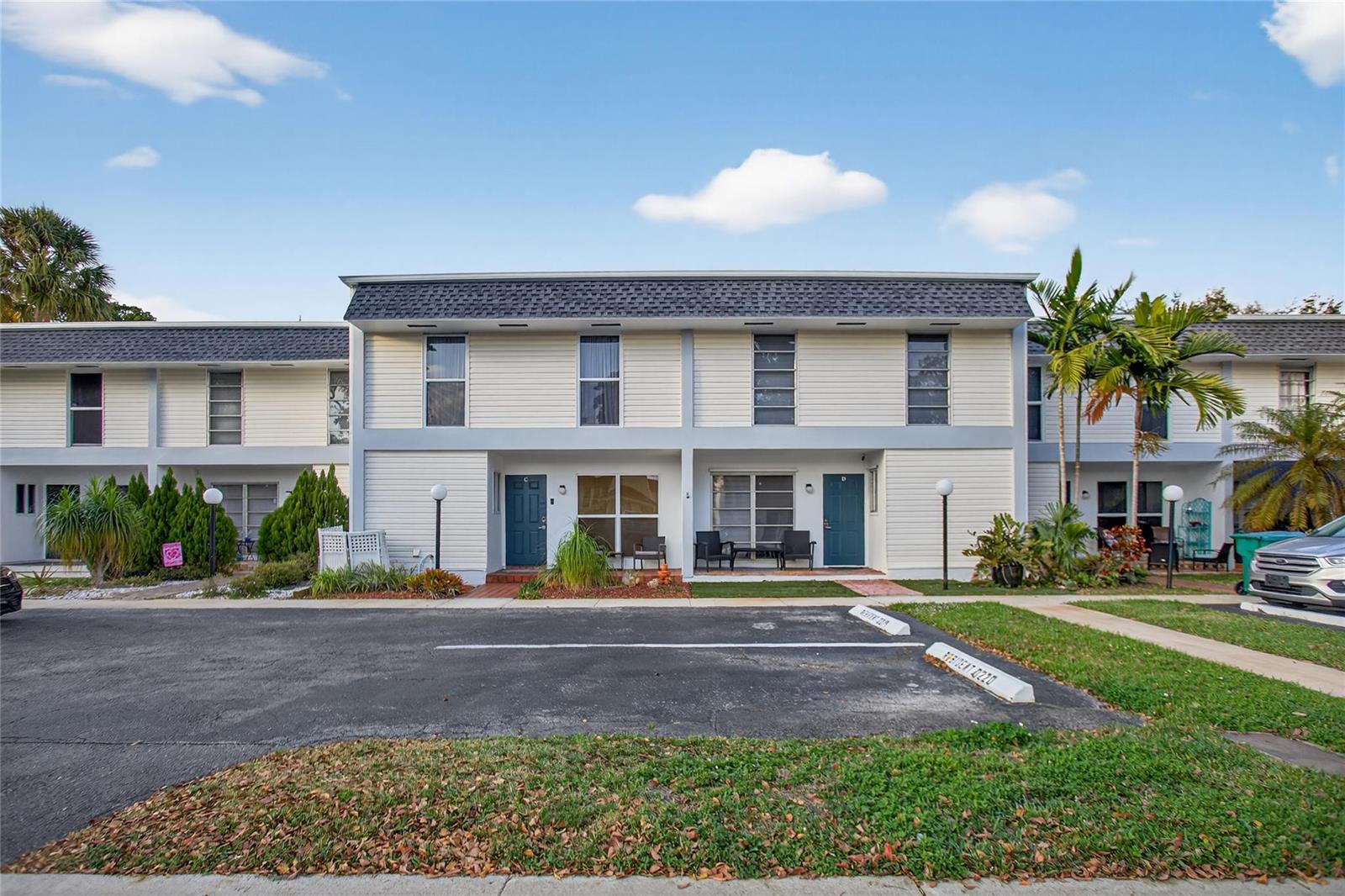 3331 Farragut Street # 8d, Hollywood FL 33021