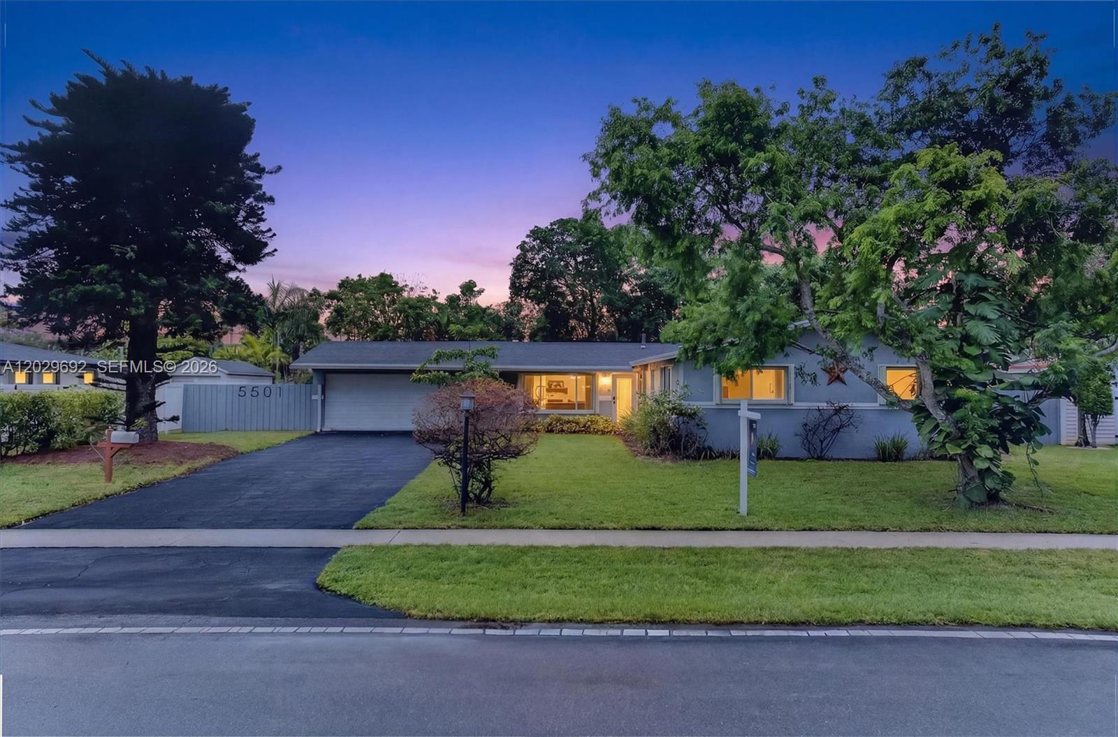 5501 Pine Ter, Plantation FL 33317