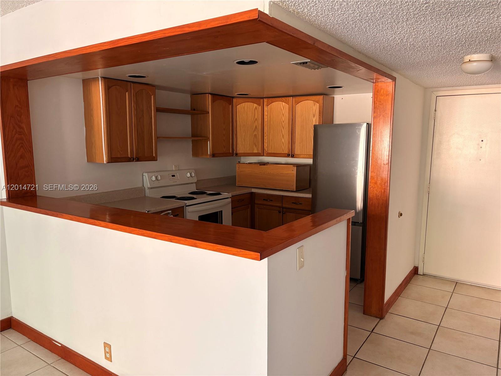 20860 San Simeon Way # 6, Miami FL 33179