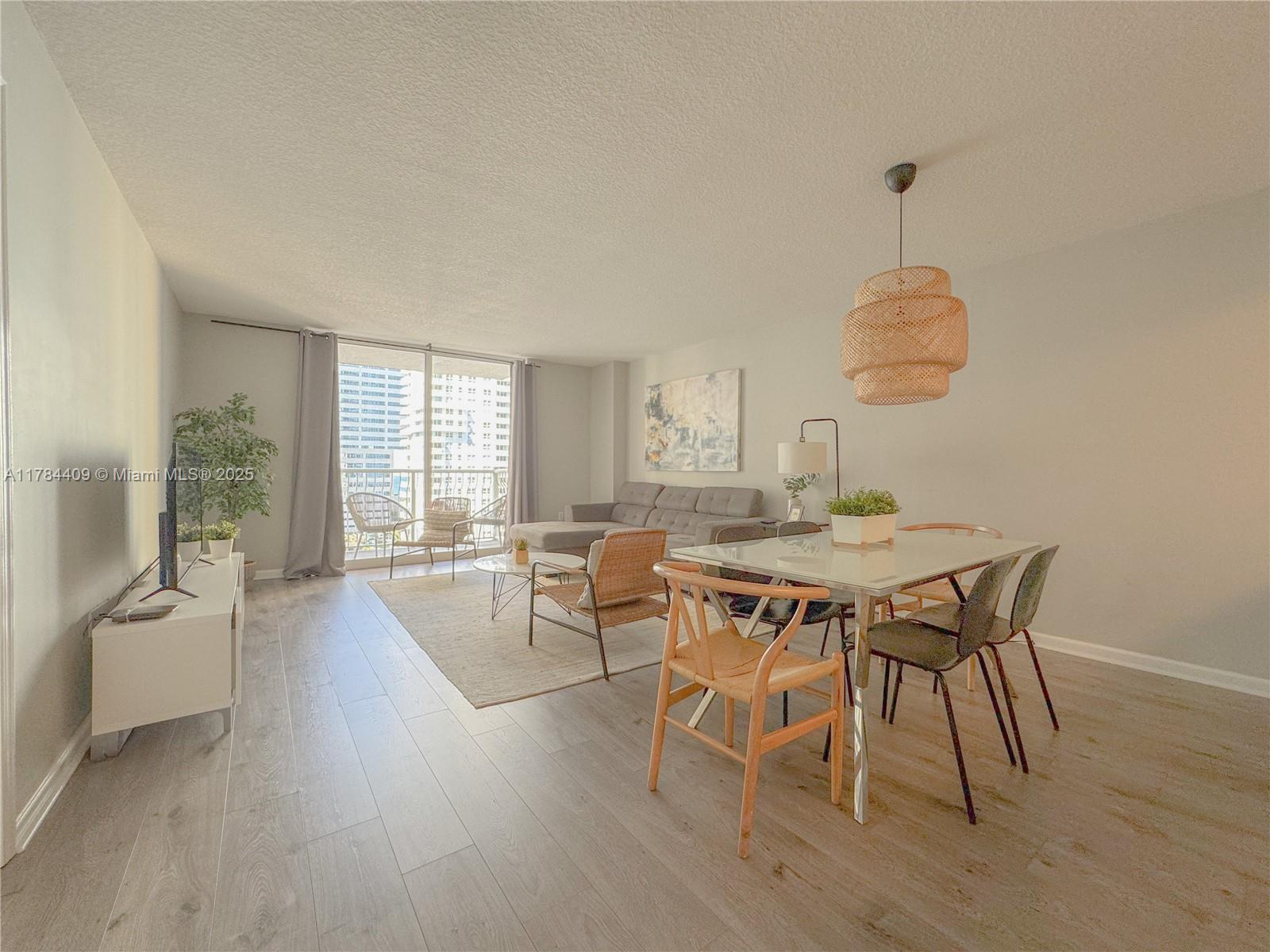 1200 Brickell Bay Dr # 1504, Miami FL 33131