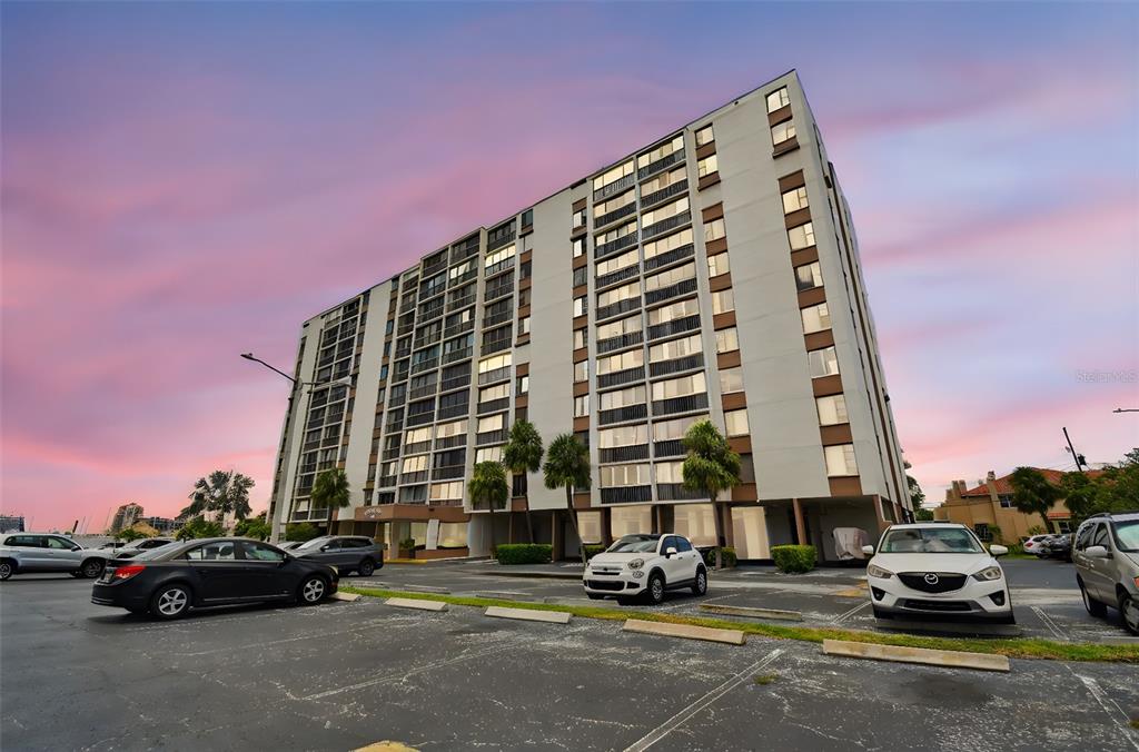 255 DOLPHIN POINT UNIT 207