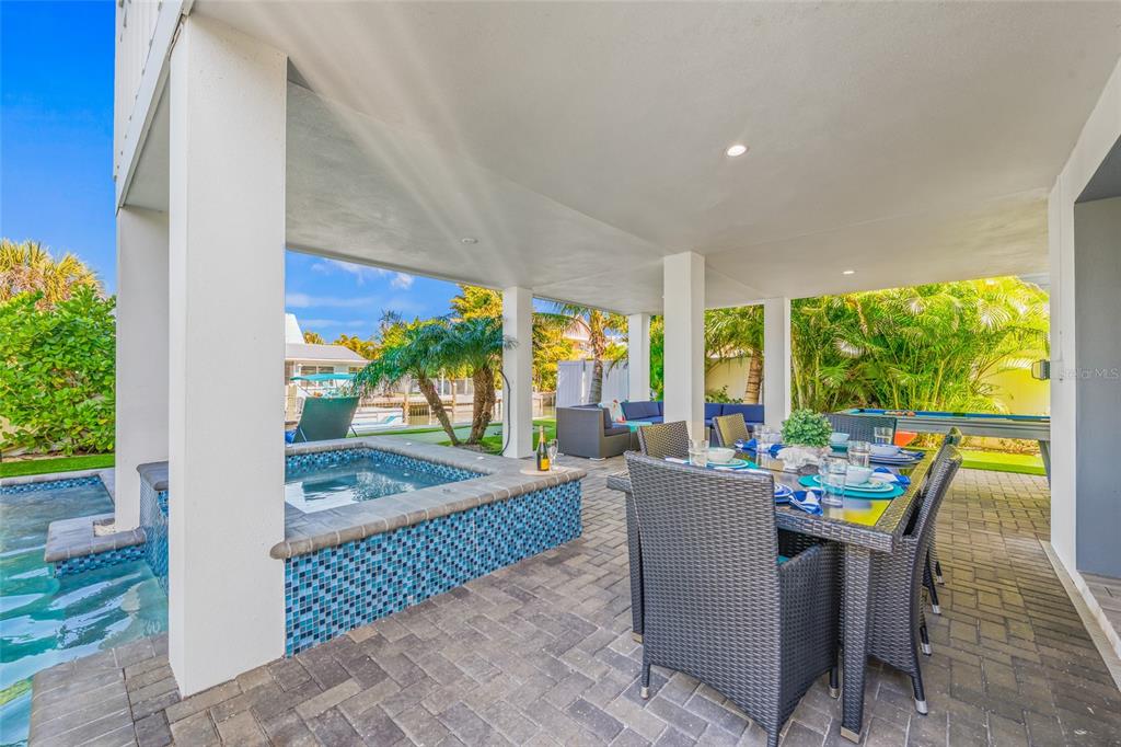 401 20TH PLACE, BRADENTON BEACH, FL — photo 2 of 30