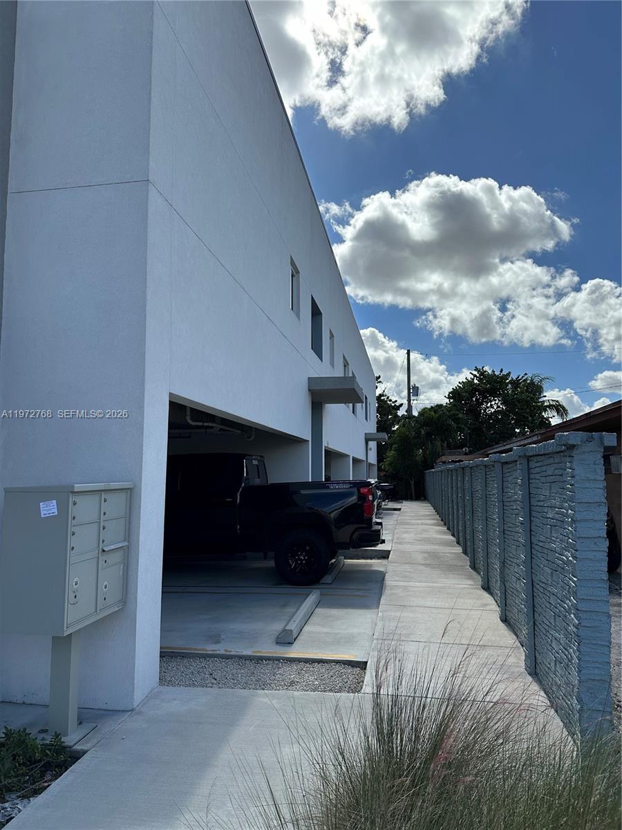 HIALEAH, FL — photo 3 of 19