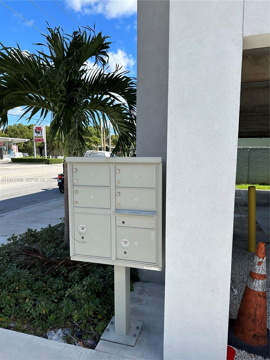 HIALEAH, FL — photo 5 of 19