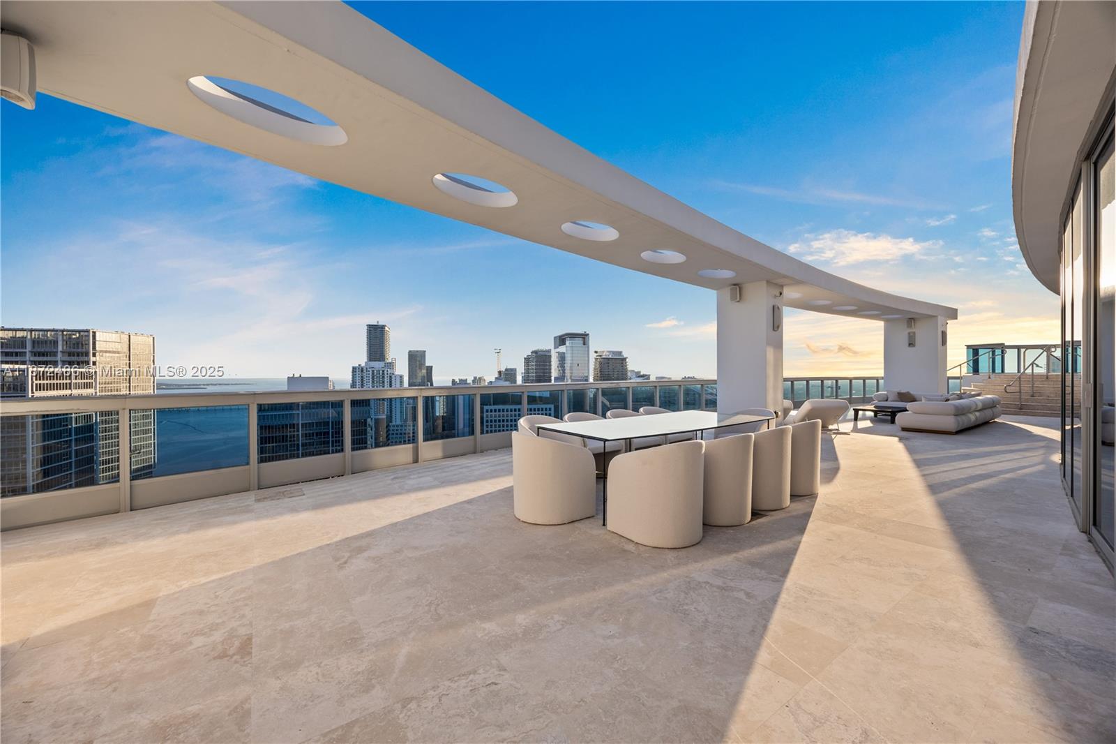 200 Biscayne Boulevard Way, Miami FL 33131