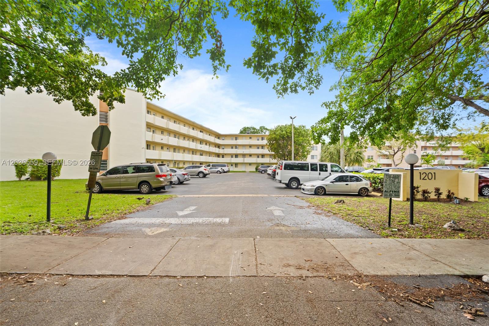 1201 NE 191st St # G219, Miami FL 33179