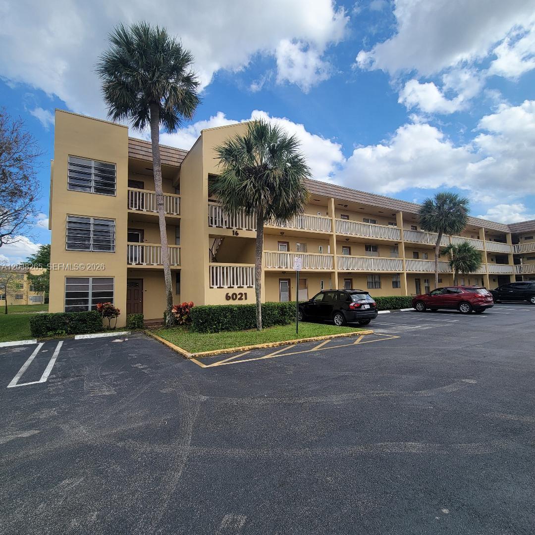 6021 NW 61st Ave # 207, Tamarac FL 33319