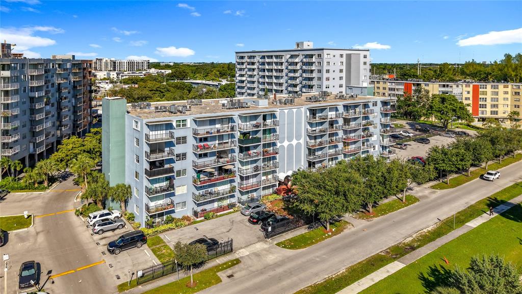 12500 NE 15TH AVENUE UNIT 105