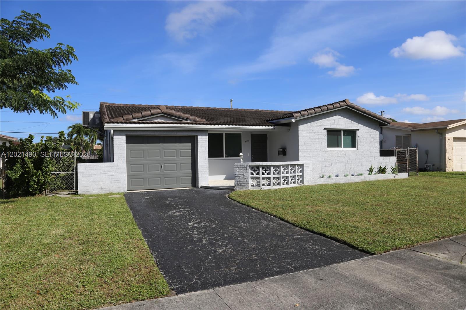 4233 Washington St, Hollywood FL 33021