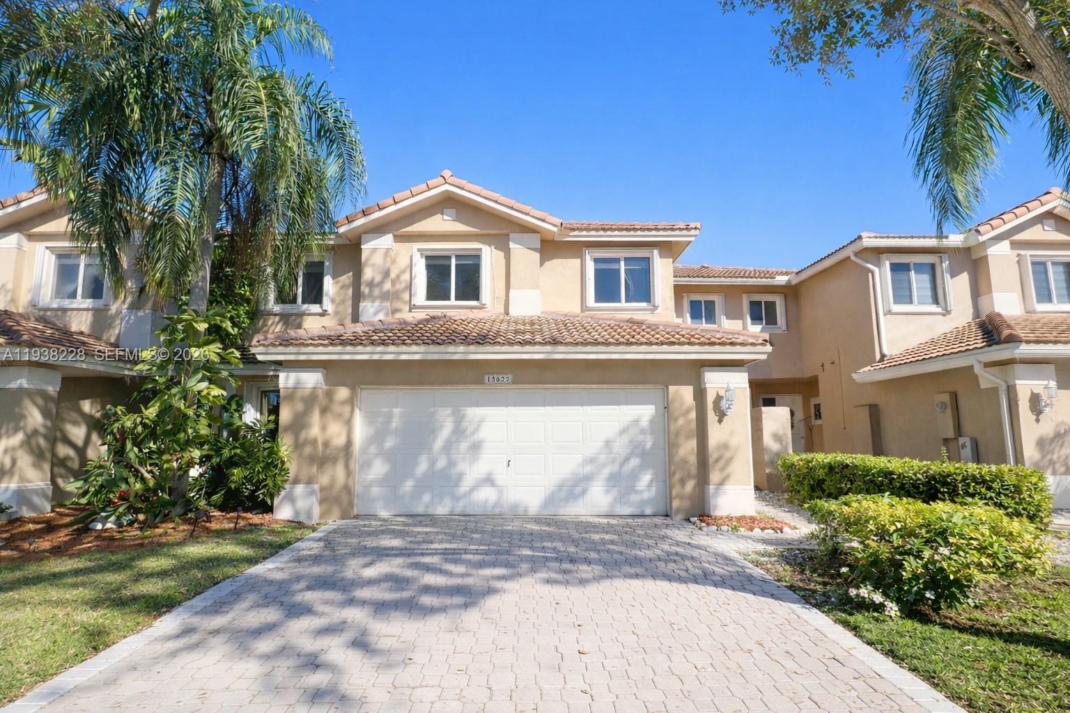 15827 SW 12th St, Pembroke Pines FL 33027
