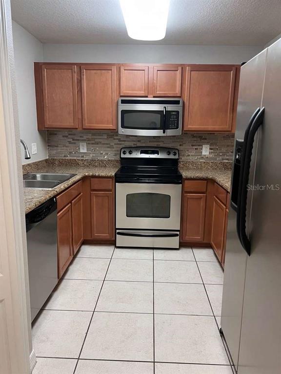 12960 TRADE PORT PLACE, RIVERVIEW, FL — photo 2 of 15
