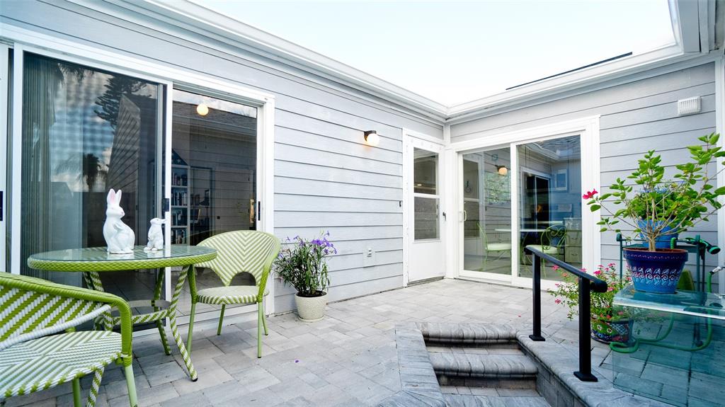 512 SANDERLING CIRCLE