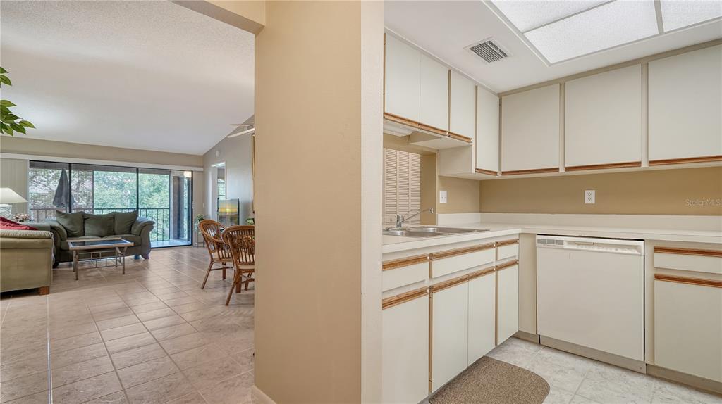 5649 SUMMER SIDE LANE UNIT 41B, SARASOTA, FL — photo 4 of 30