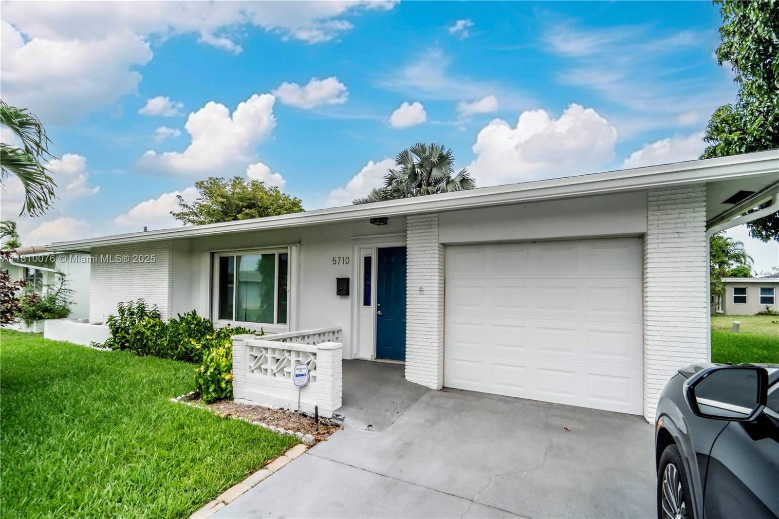 5710 NW 73rd Ave, Tamarac FL 33321