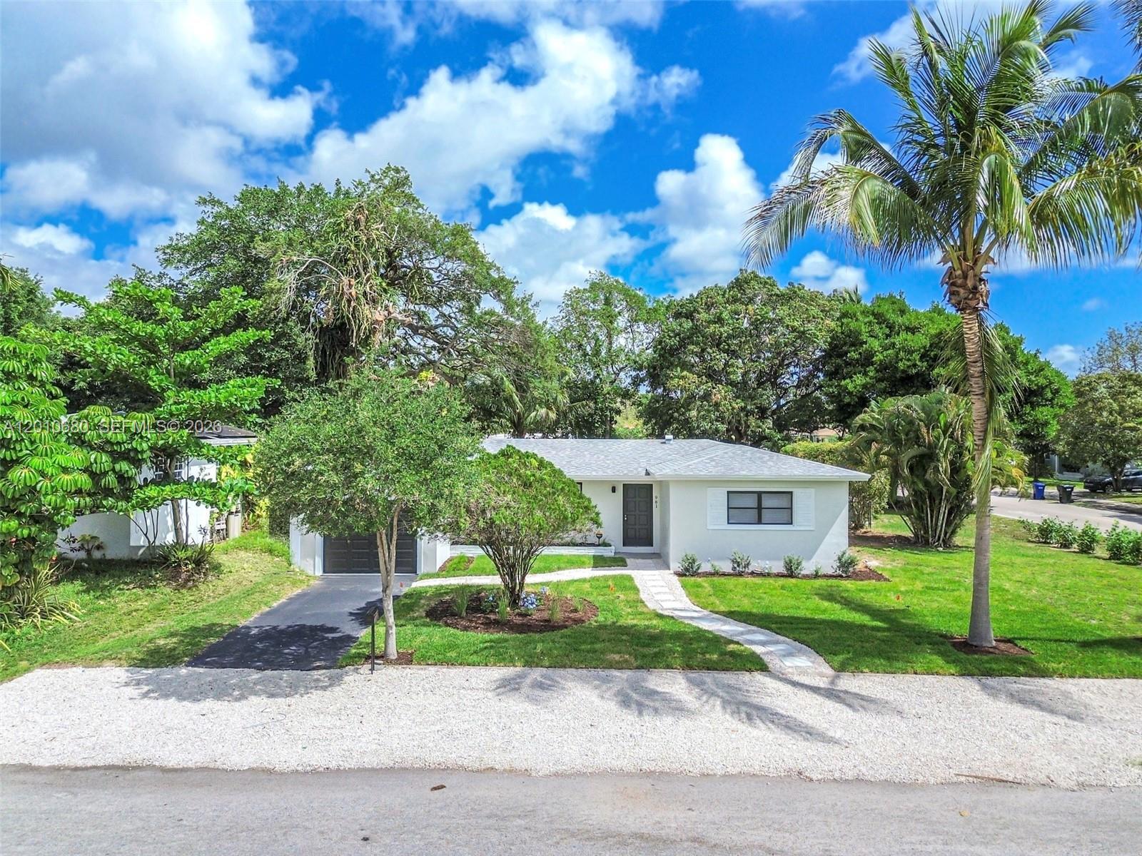 981 NE 152nd St, Miami FL 33162