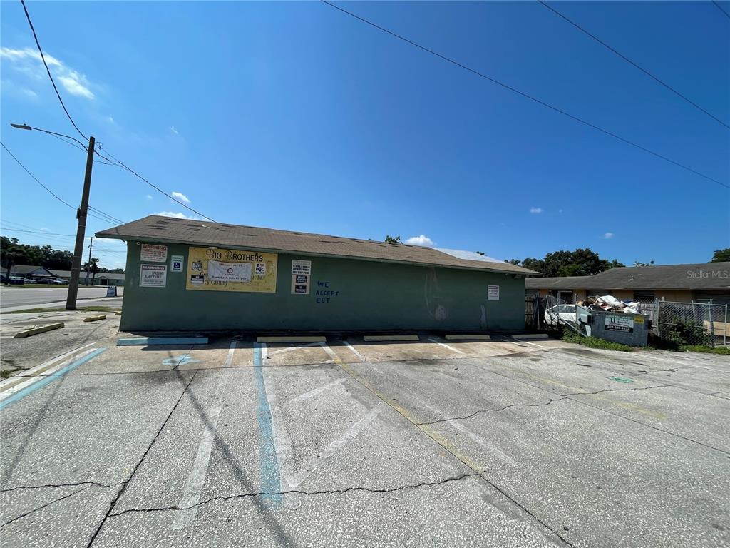 900 S IVEY LANE