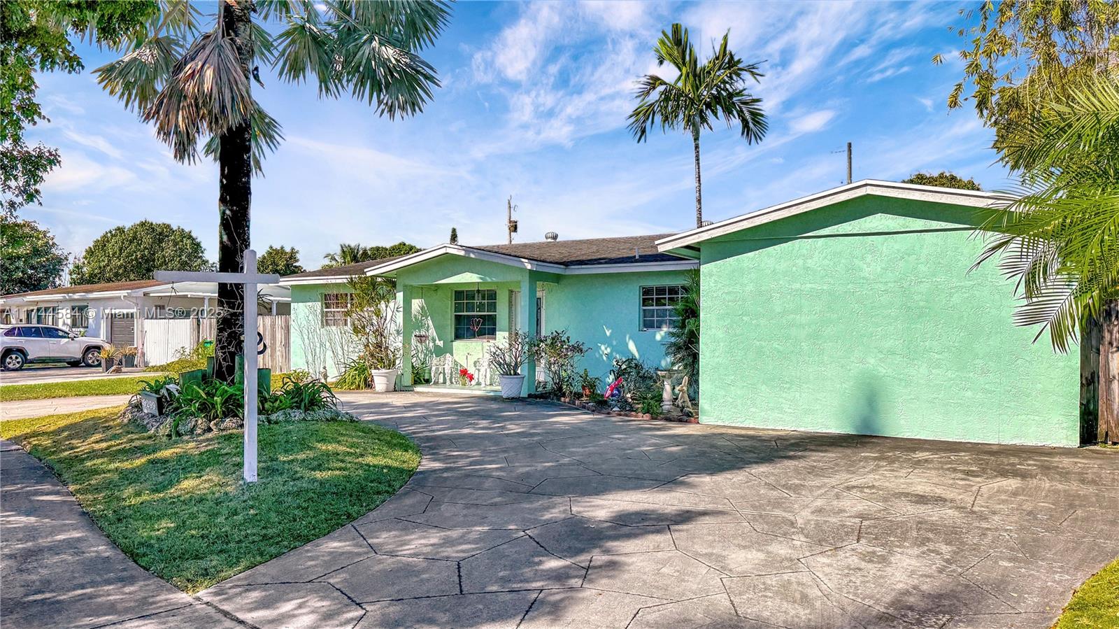 9299 Jamaica Dr, Cutler Bay FL 33189