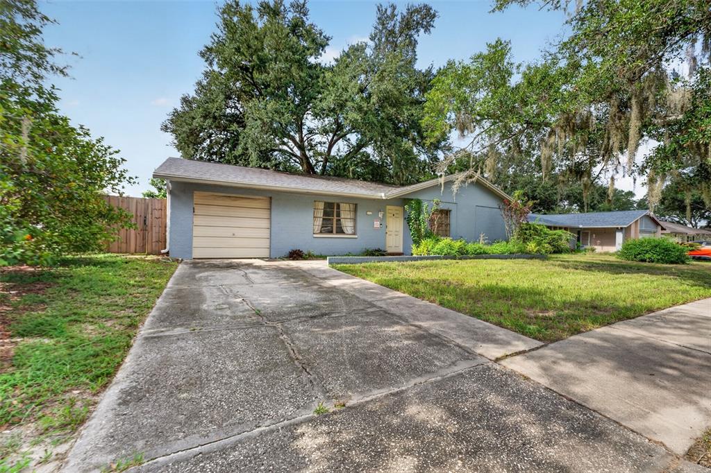1917 CEDARBROOKE DRIVE, LUTZ, FL — photo 2 of 23