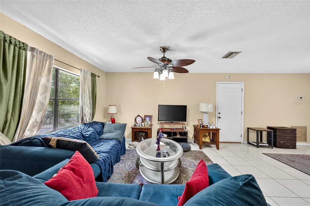 1917 CEDARBROOKE DRIVE, LUTZ, FL — photo 4 of 23