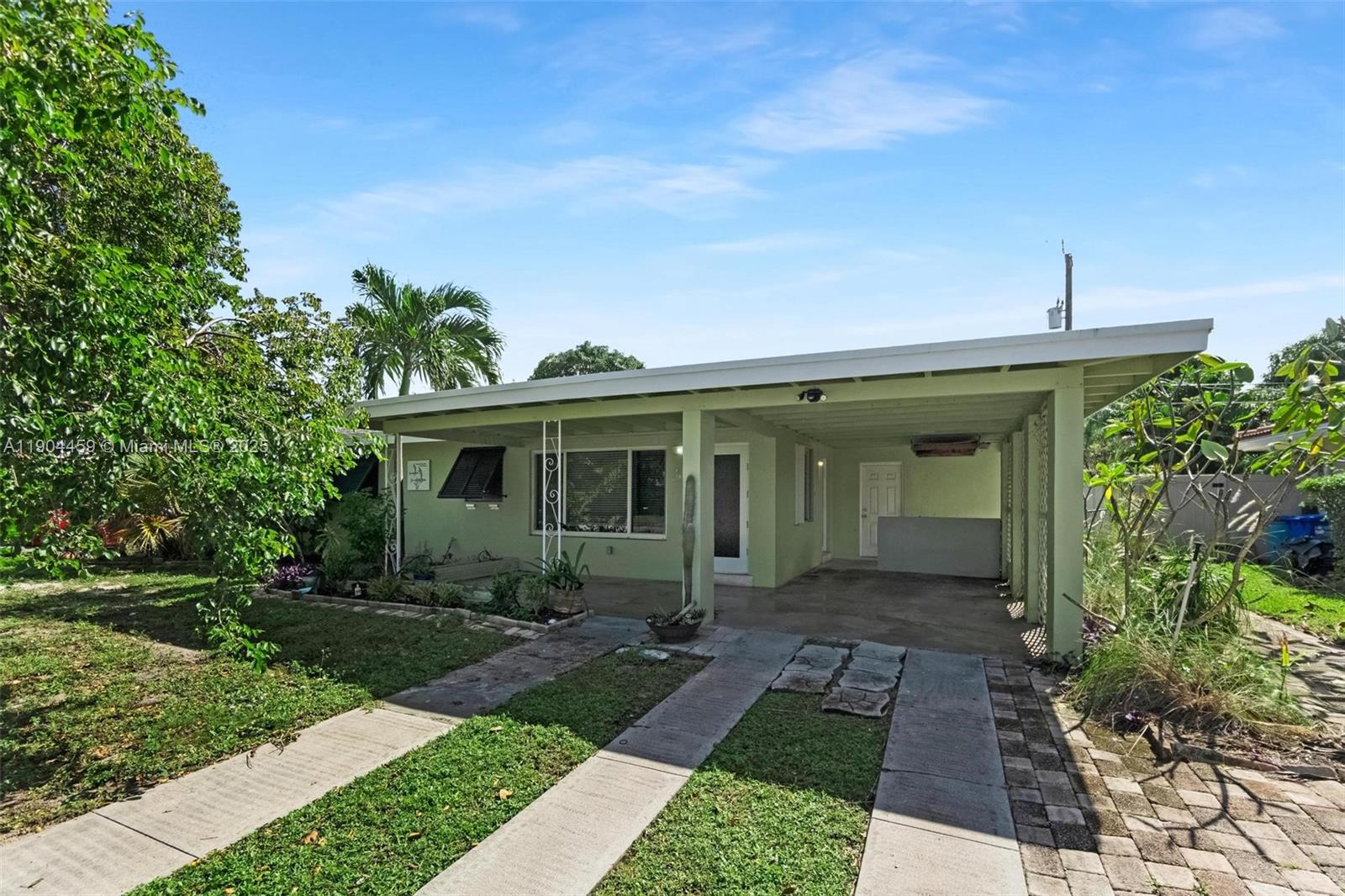740 NE 8th St, Pompano Beach FL 33060