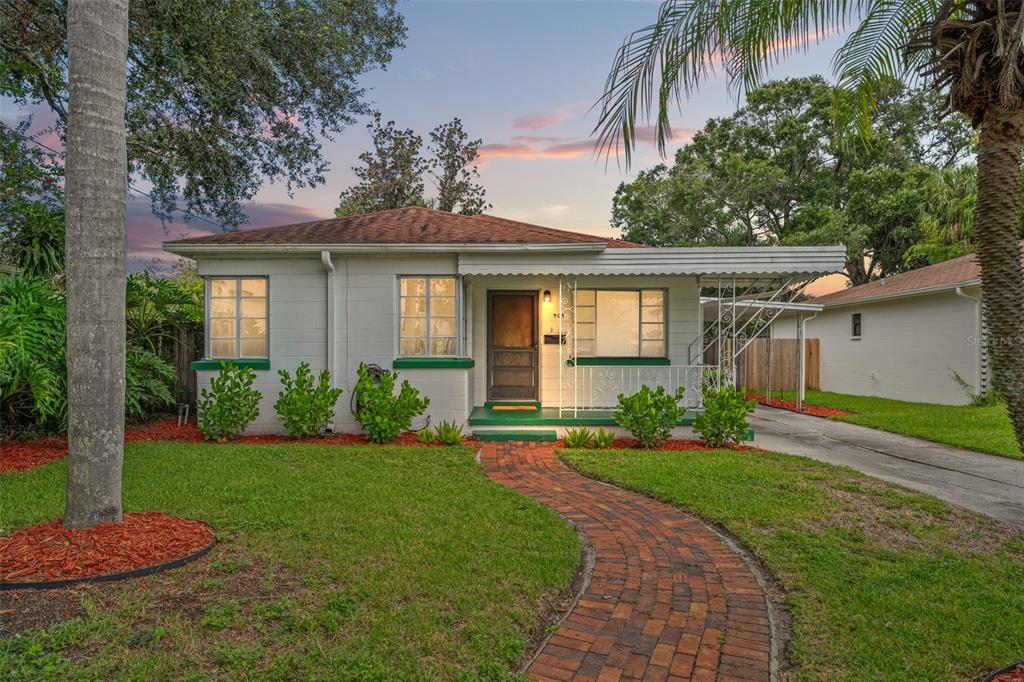 905 W CORAL STREET