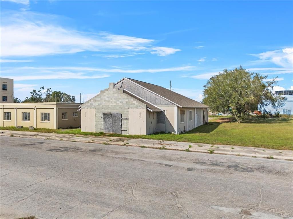 107 E CRYSTAL AVENUE
