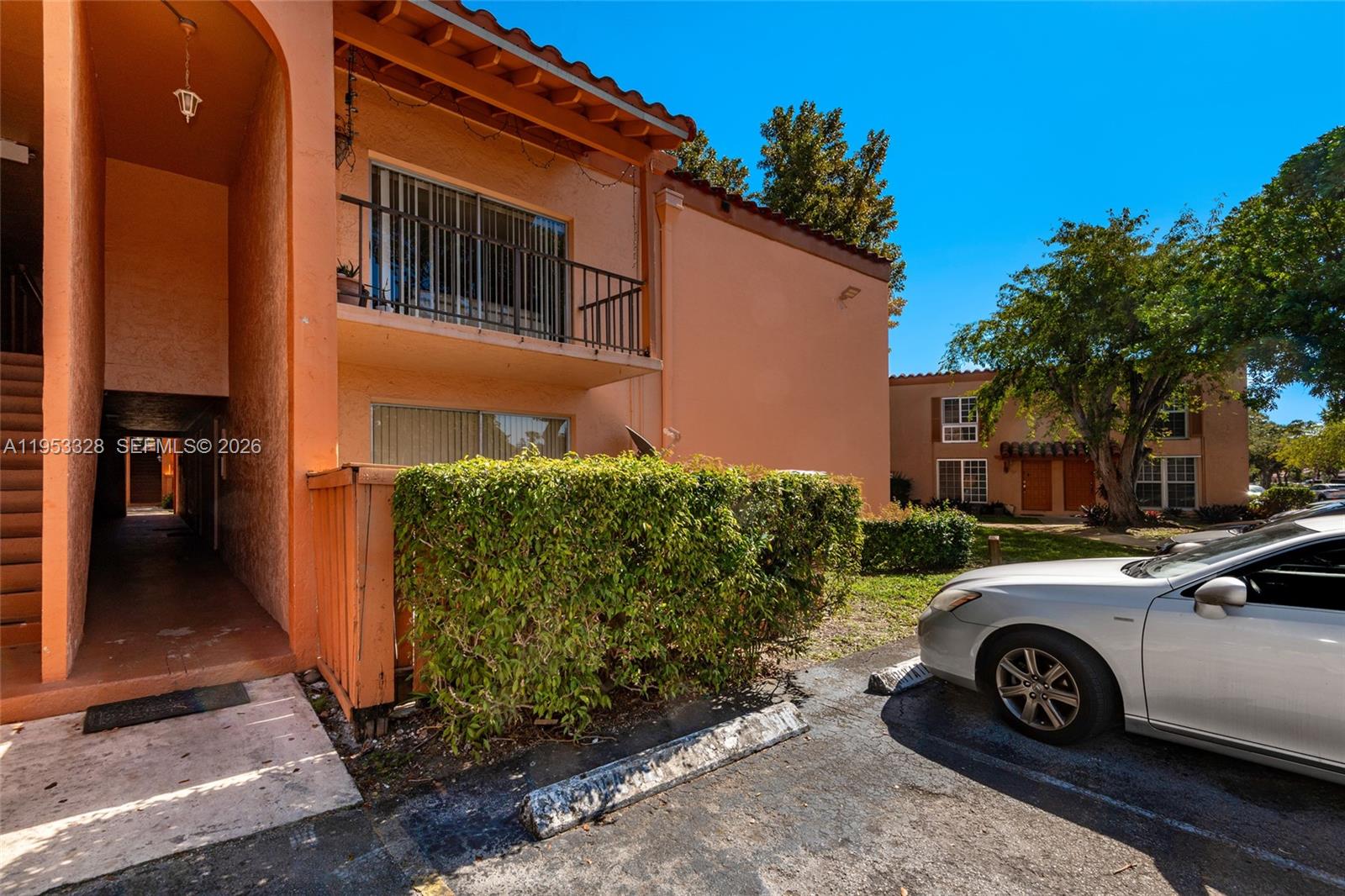 7121 Miami Lakes Dr # Q3, Miami Lakes FL 33014