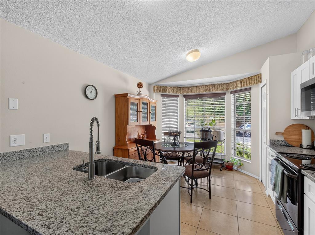 10225 CODY LANE, ORLANDO, FL — photo 4 of 23